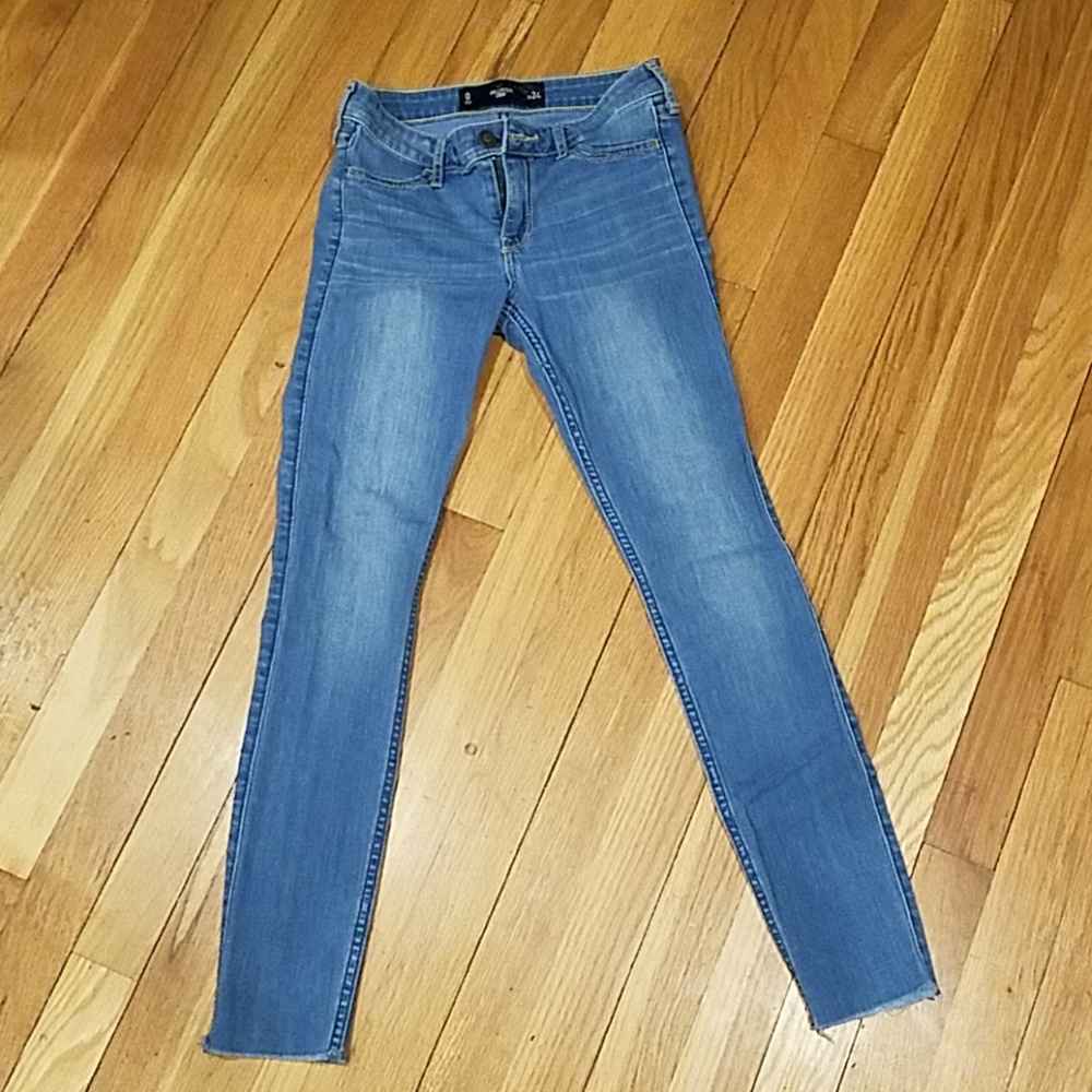 Hollister crop